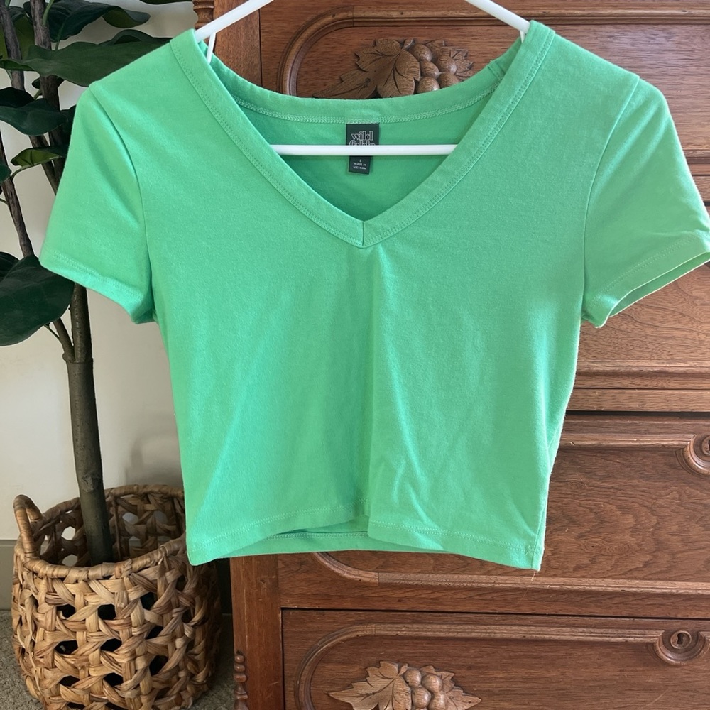 Cute green target crop top v-neck